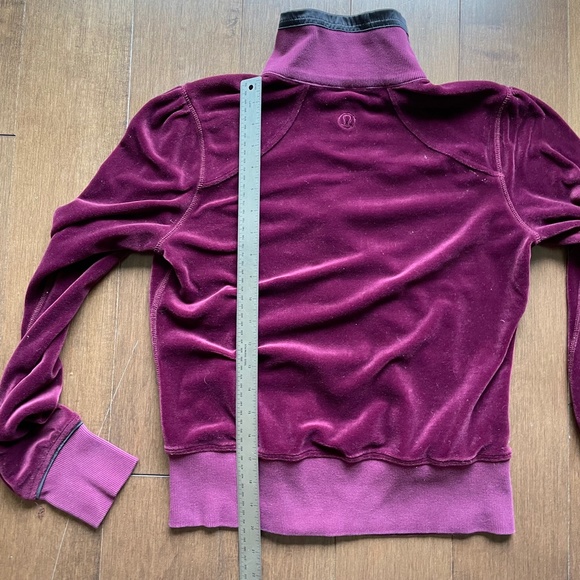Lululemon Sport. Jacket Velour Zip Front Collar Maroon. Y2K - Picture 6 of 10